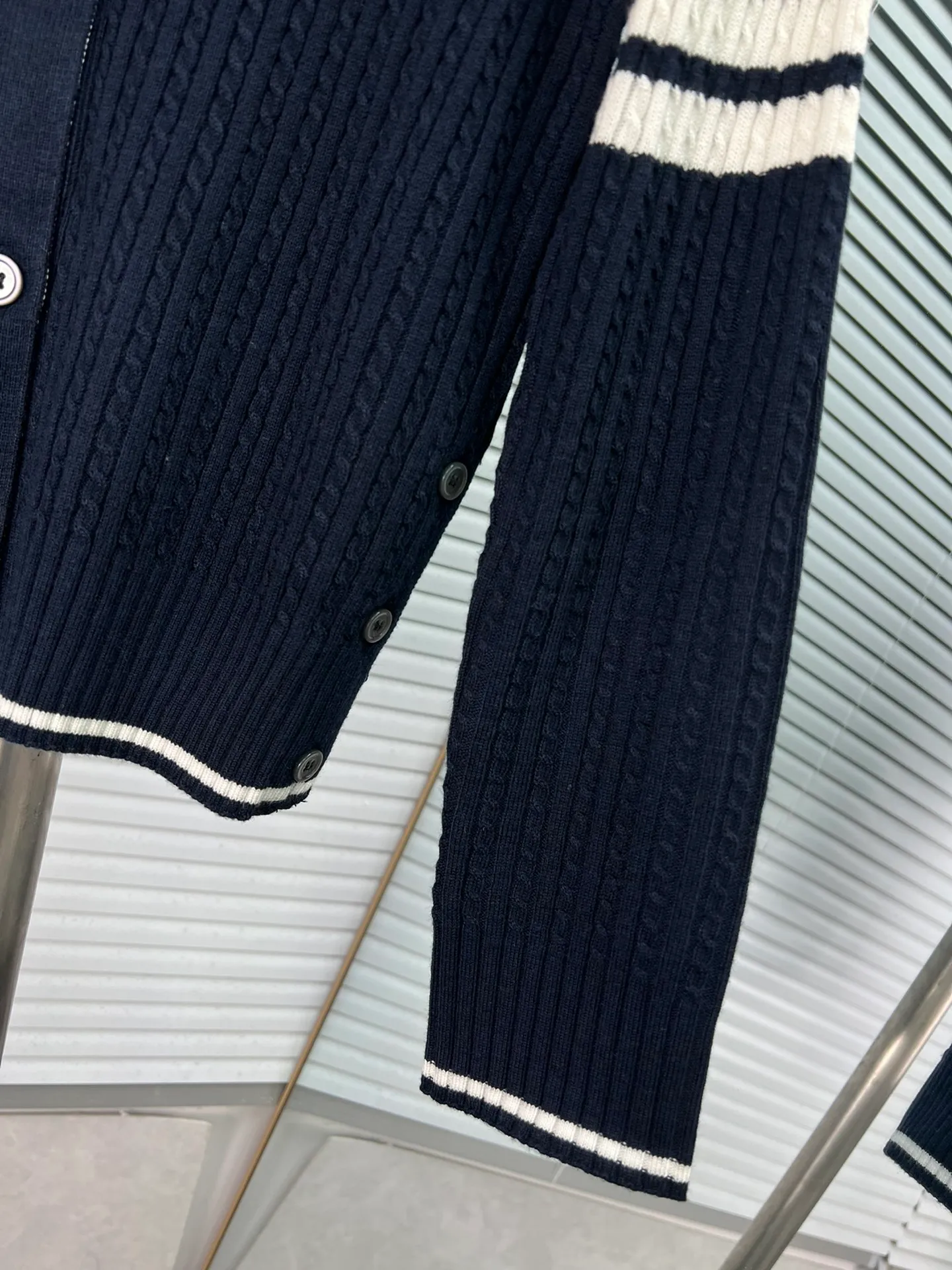 THOM BROWNE🇳🇱 V ： ， ， TB ， ， ， ， ， Sizes:0.1.2（SML） :Gray White Navy Blue